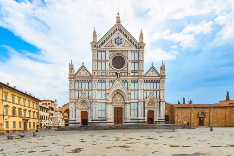 Scopri Firenze con i tour panoramici ufficiali in autobus hop-on hop-off – Percorsi flessibili, monumenti iconici e viste mozzafiato nel 2026